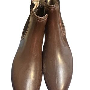 Brown rain Beatle boots.  Ankle Boots rubberized for wet weather.
